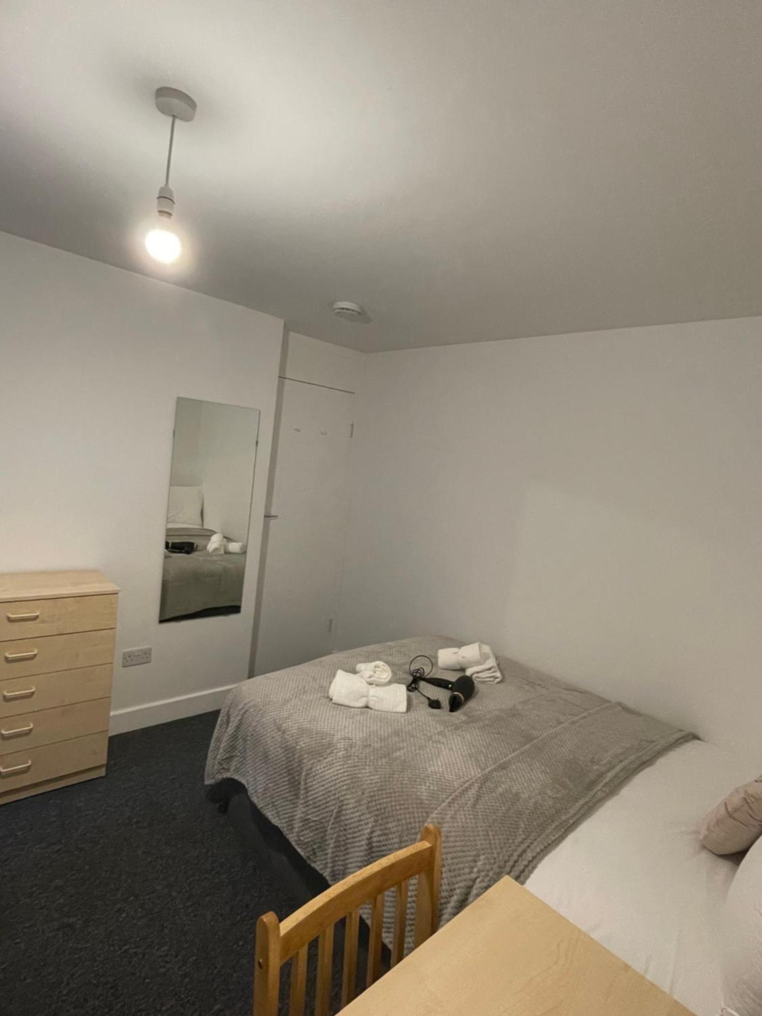 Lovely Triple And Quadruple Rooms In Euston & Square In Central ロンドン エクステリア 写真