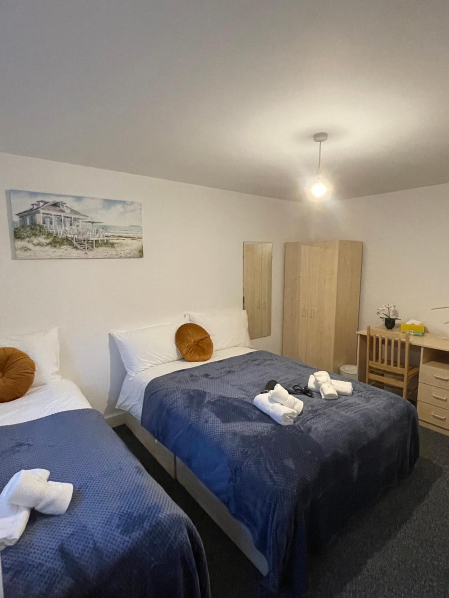 Lovely Triple And Quadruple Rooms In Euston & Square In Central ロンドン エクステリア 写真